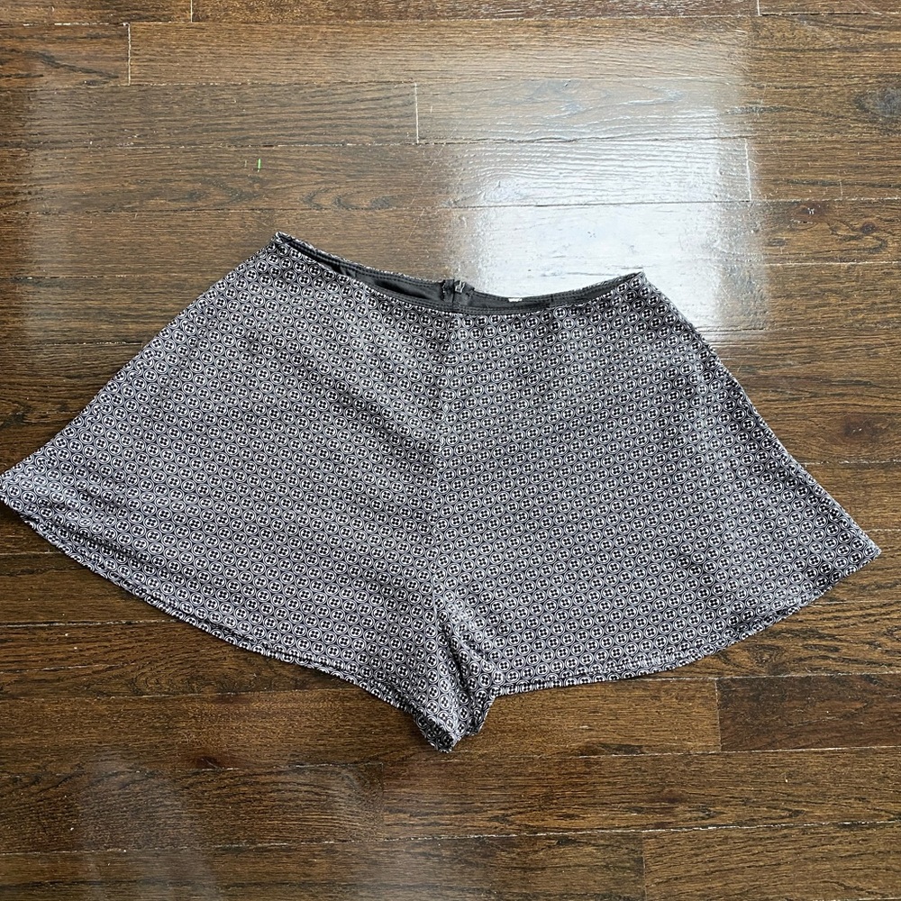 Patterned Flow Shorts - image 1